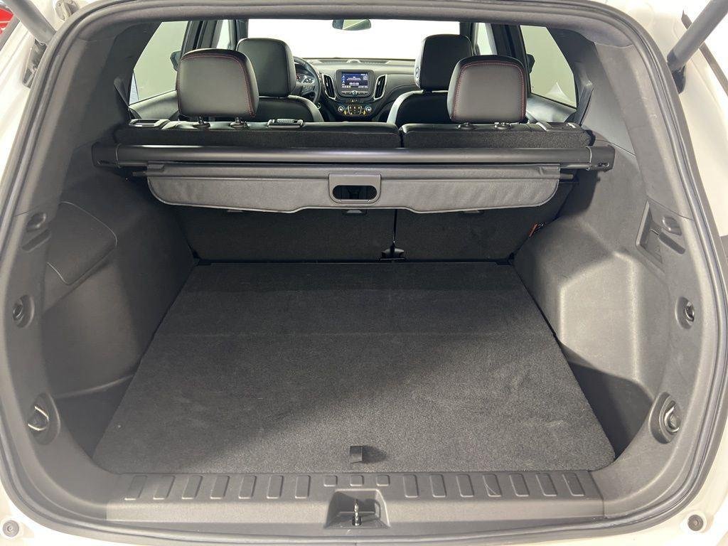 Used 2022 Summit White Chevrolet RS image 20