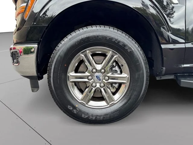 Used 2024 Agate Black Metallic Ford XLT image 9