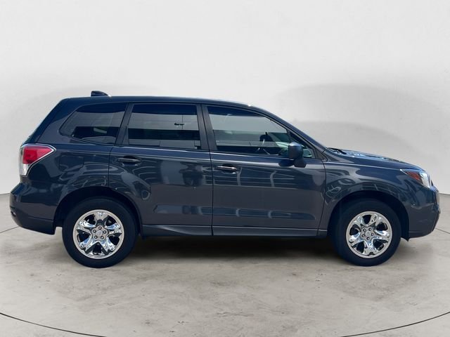 Used 2018 Dark Gray Metallic Subaru 2.5i image 6
