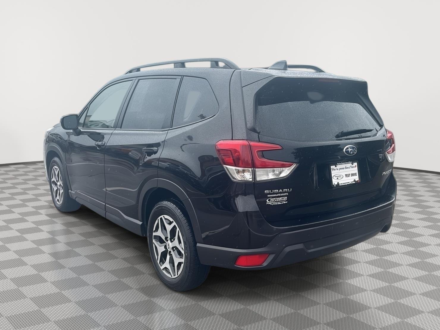 Used 2023 Crystal Black Silica Subaru Premium image 8