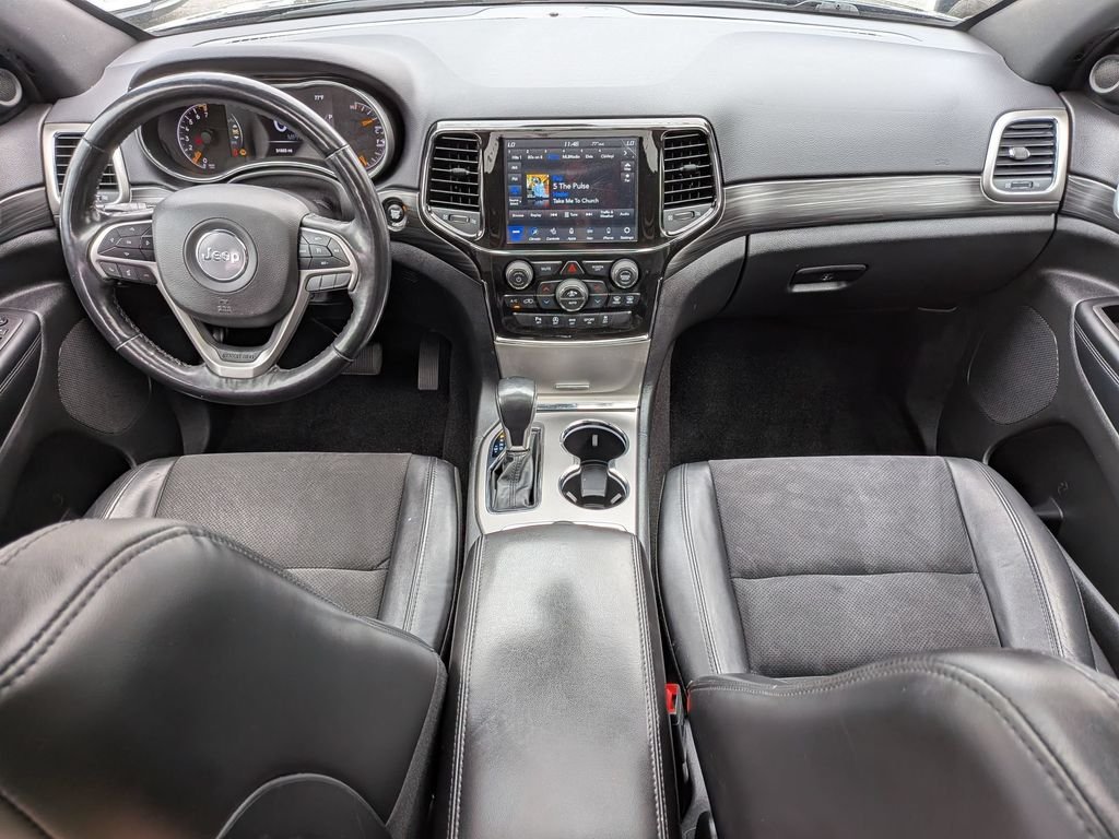 Used 2022 Black Jeep Laredo X image 23