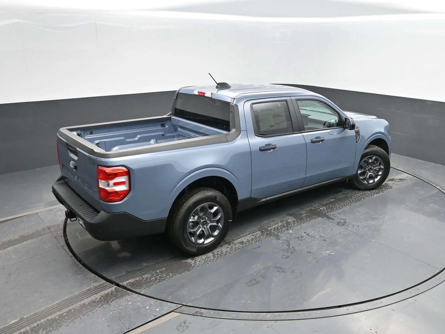 New 2026 Azure Gray Metallic Tri-Coat Ford XLT image 38
