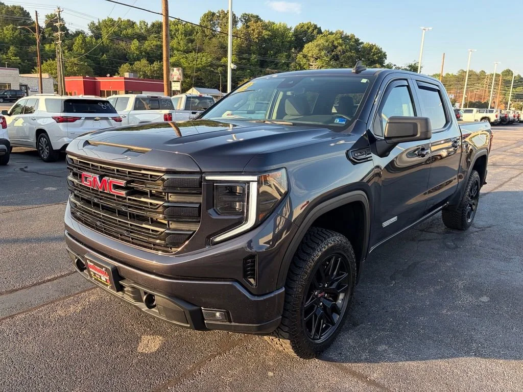 Used 2022 Titanium Rush Metallic GMC Elevation image 3