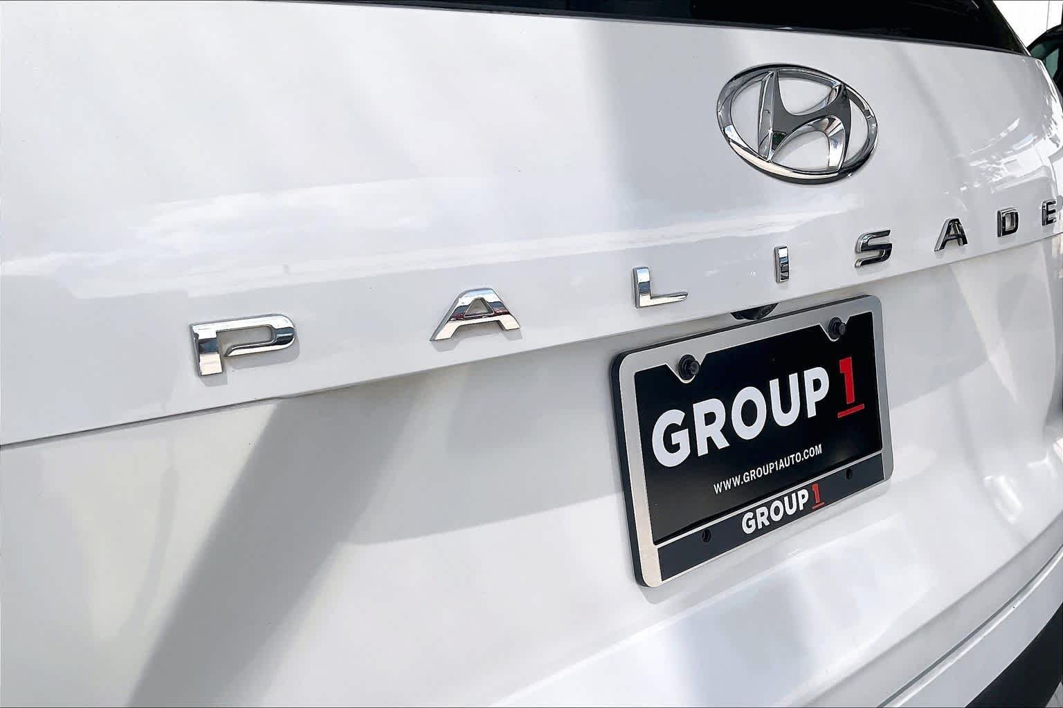 Used 2020 Hyper White Hyundai SEL image 10