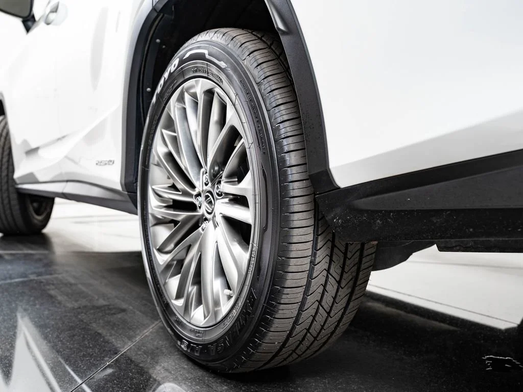 Used 2022 White Pearl Lexus 450hL Luxury image 49