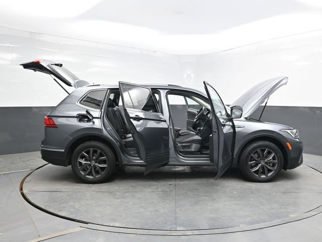 Used 2022 Gray Volkswagen 2.0T SE image 41