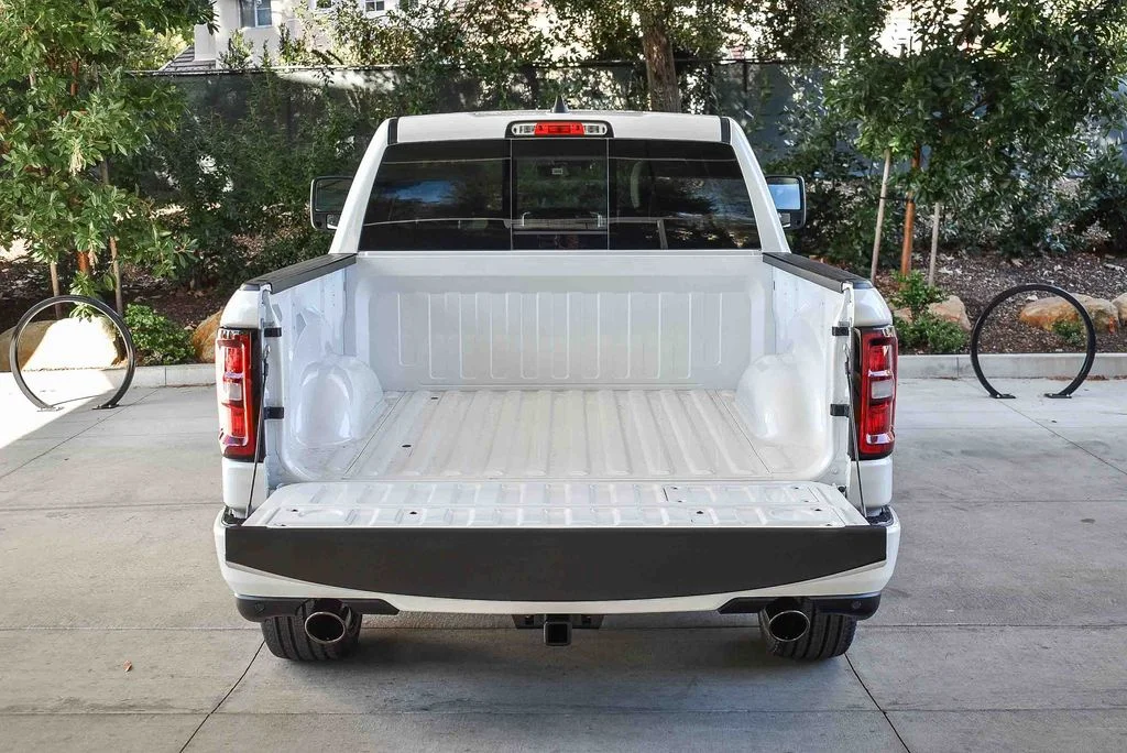 New 2026 Ivory White Tri-Coat Pearl-Coat Exterior Paint RAM Laramie image 27
