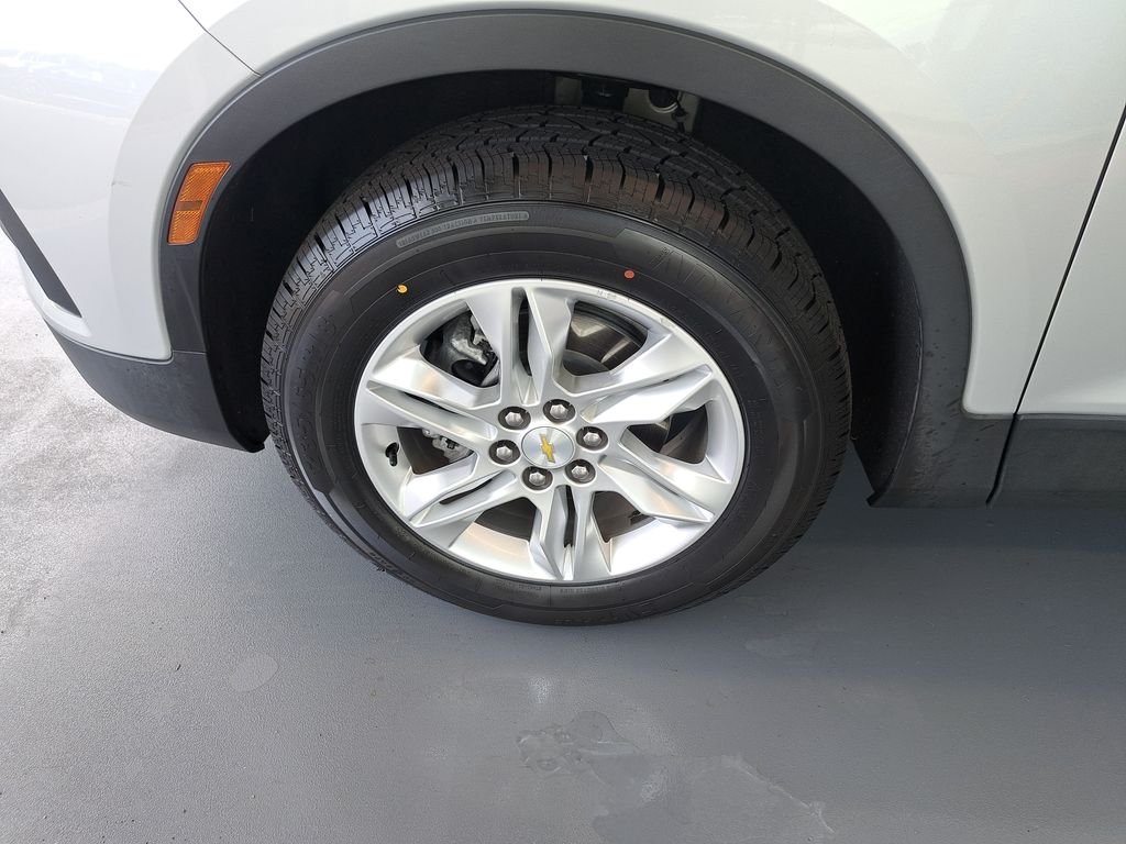Used 2022 Silver Chevrolet LT image 40