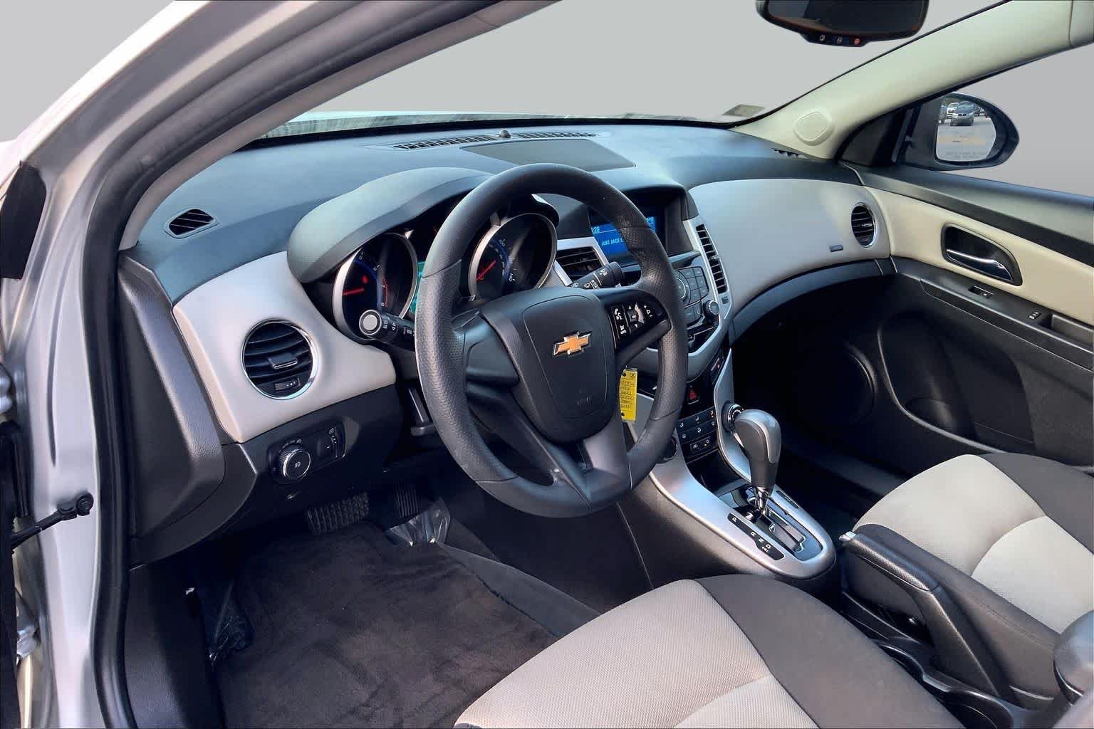 Used 2016 Silver Ice Metallic Chevrolet LS image 17