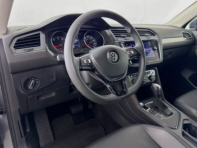 Used 2020 Gray Volkswagen 2.0T SE image 13