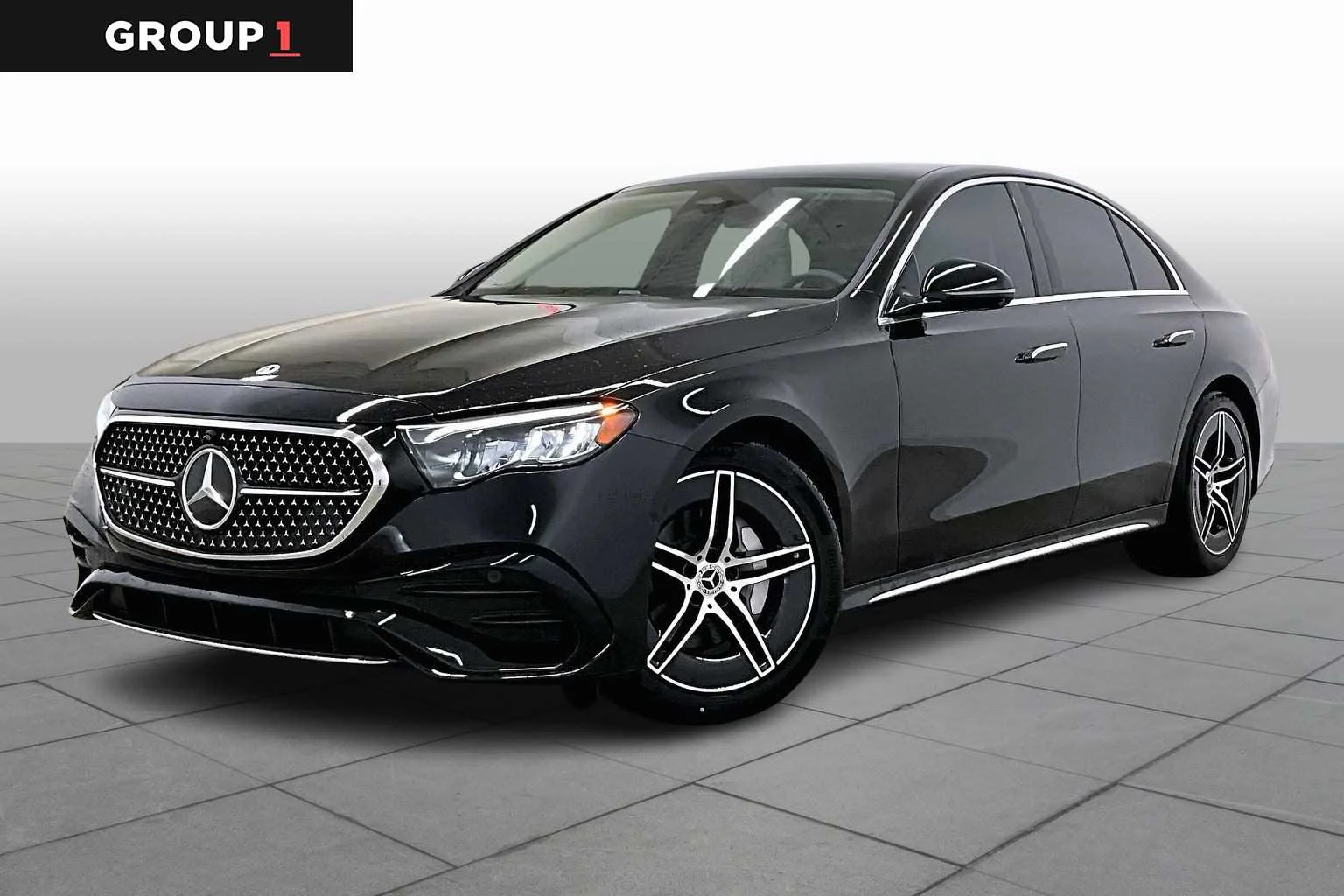 2025 Mercedes-Benz E-Class E350 4MATIC's photo