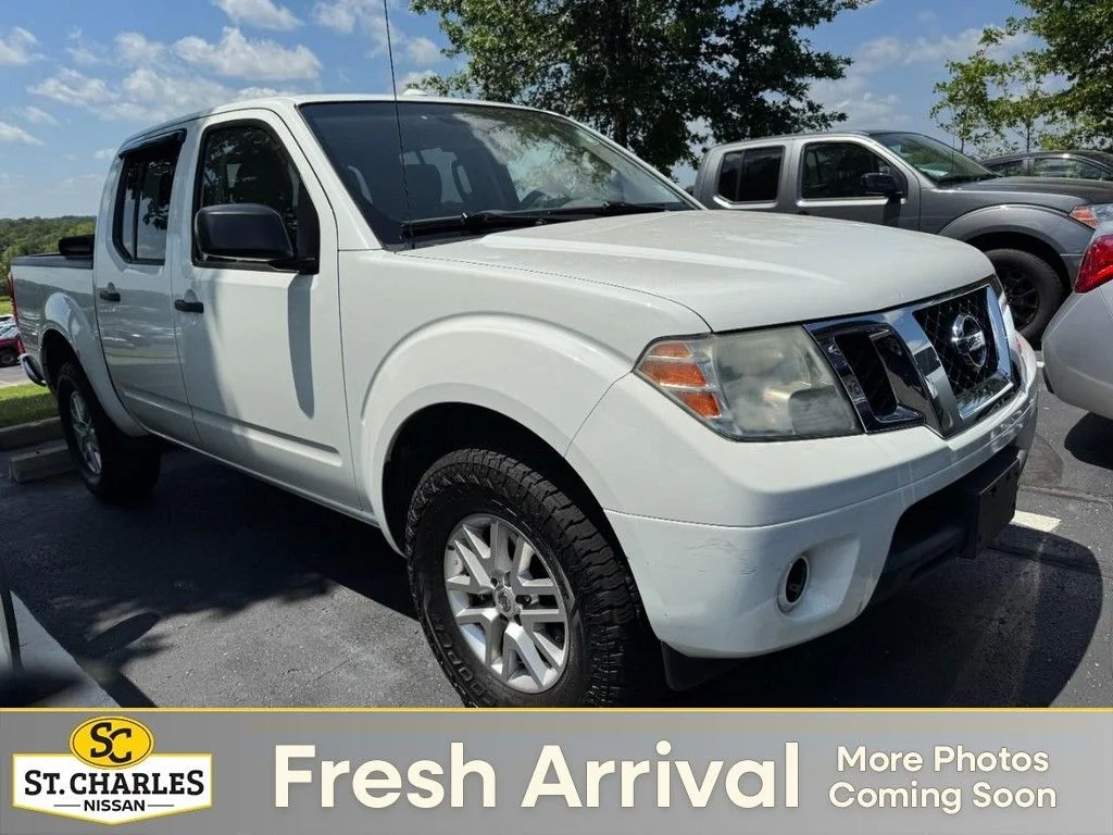 2015 Nissan Frontier 4.0 SV Crew Cab 4X4 AT SWB's photo