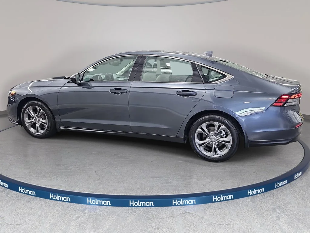 Used 2024  Honda EX image 9