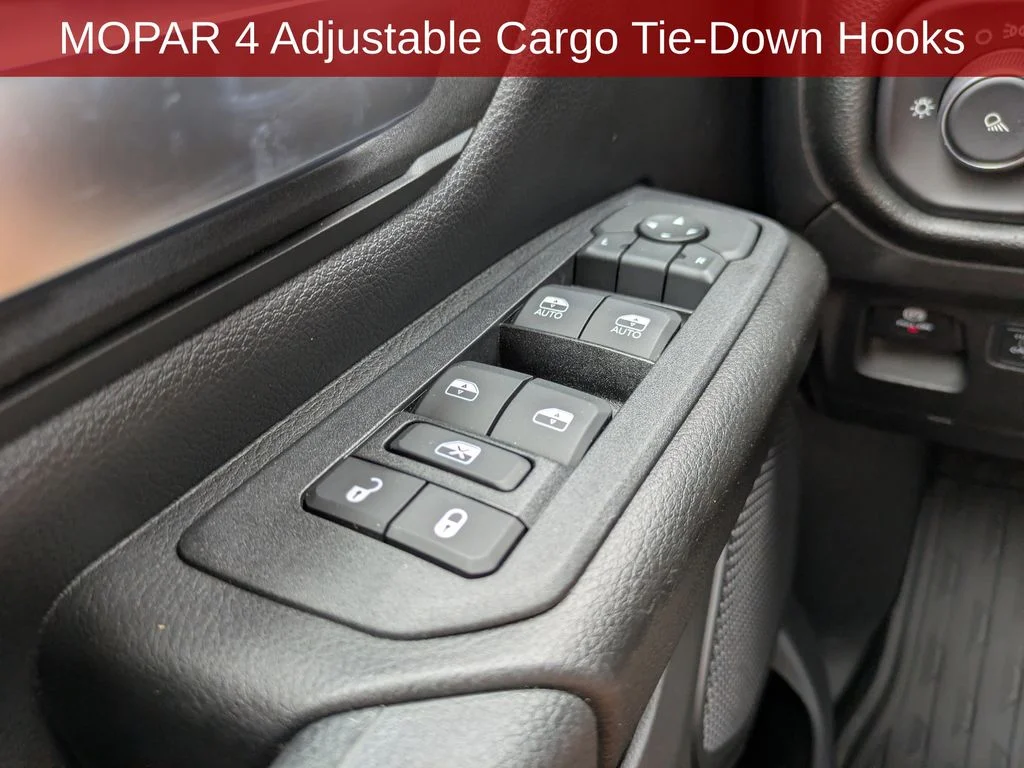 New 2026 Diamond Black Crystal Pearl-Coat Exterior Paint RAM Tradesman image 25
