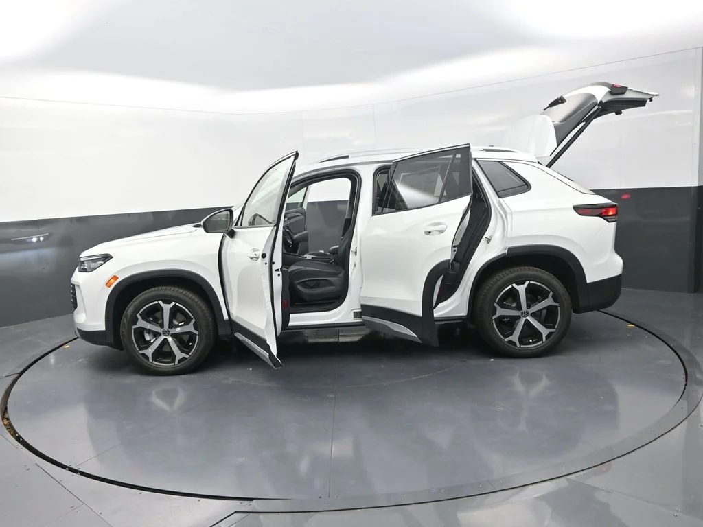 2026 Volkswagen Tiguan SE - Photo 33