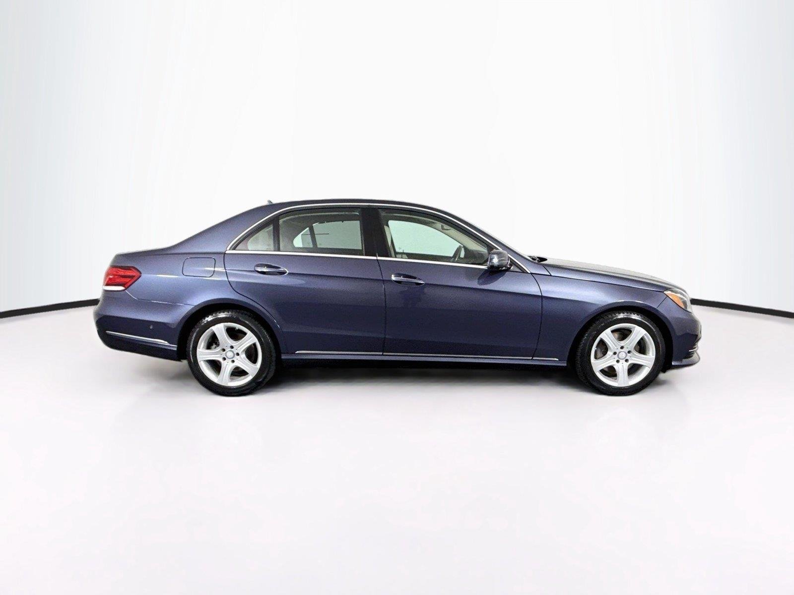 Used 2015 Indigo Blue Metallic Mercedes-Benz E 350 Sport image 11