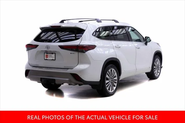 Certified Used 2026 PLATINUM WHITE PEARL MC. Toyota  image 2