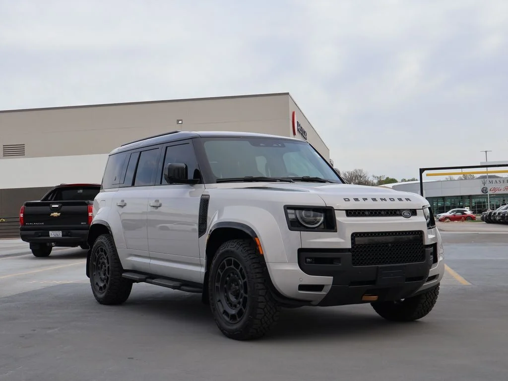 Used 2026 Borasco Gray Metallic Land Rover V8 OCTA image 3