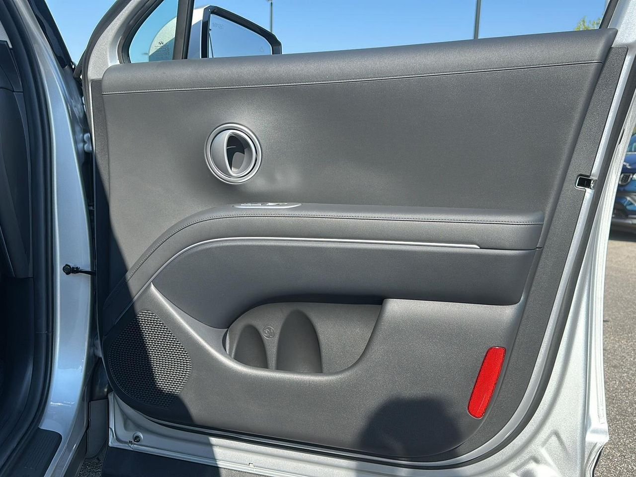 New 2027 Shimmering Silver Hyundai SEL Premium AWD image 42