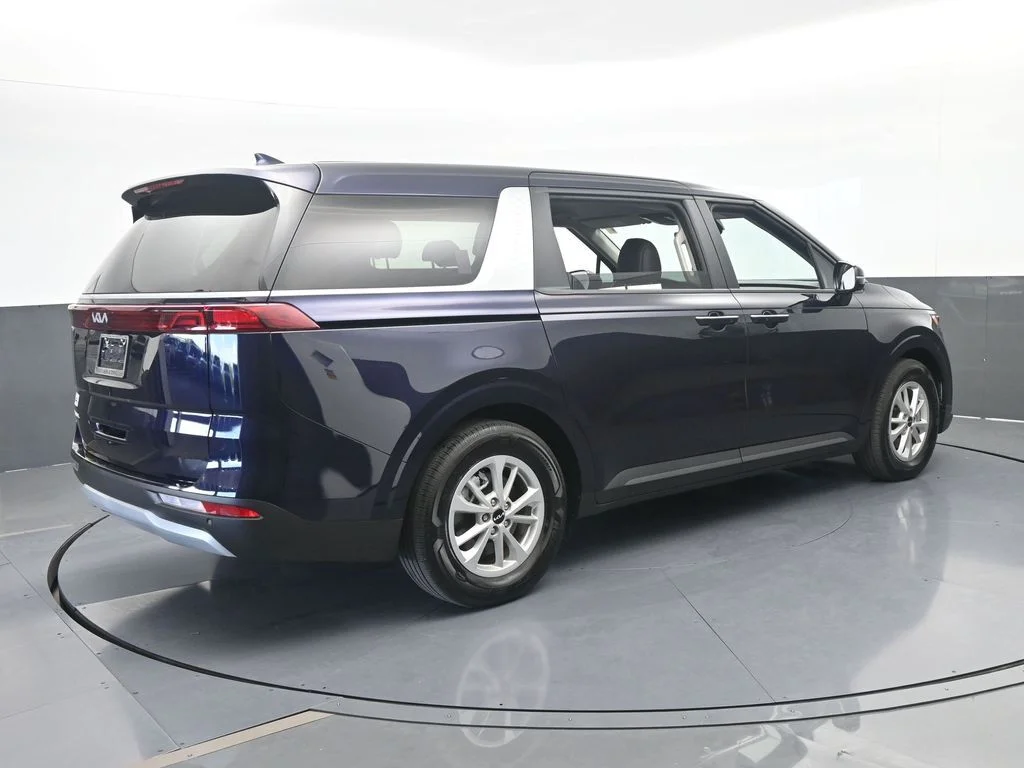 Used 2024 Deep Chroma Blue Kia LX image 5