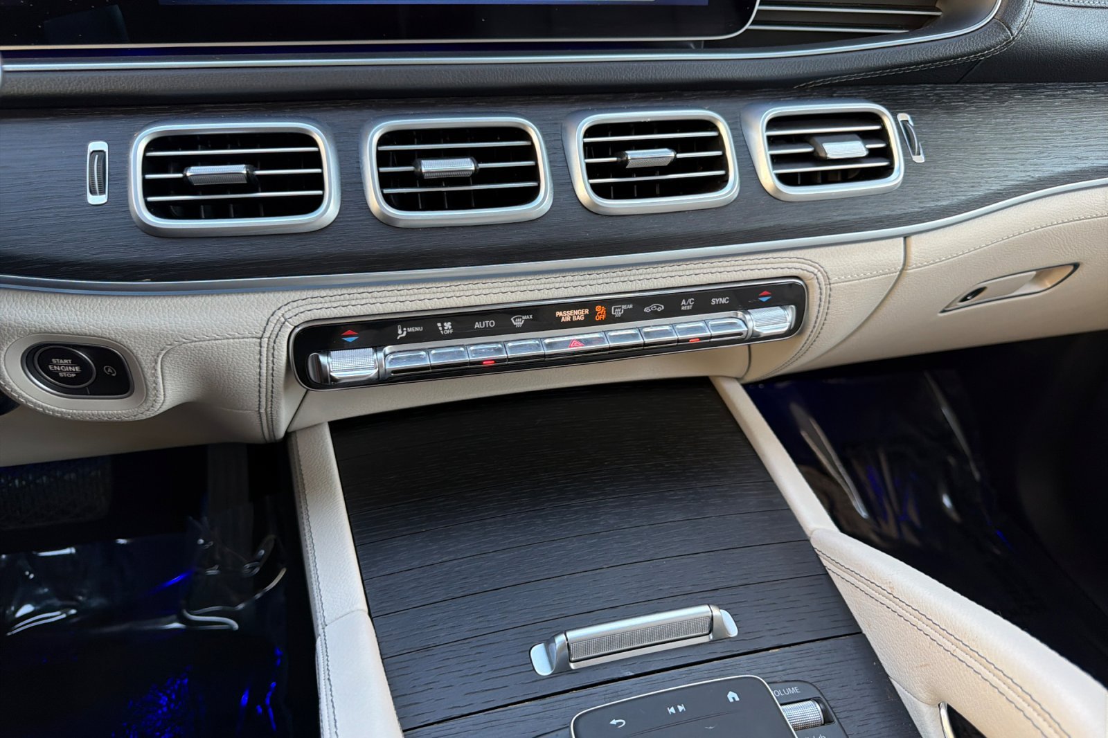 Certified Used 2024 Blue Mercedes-Benz GLE 350 image 21