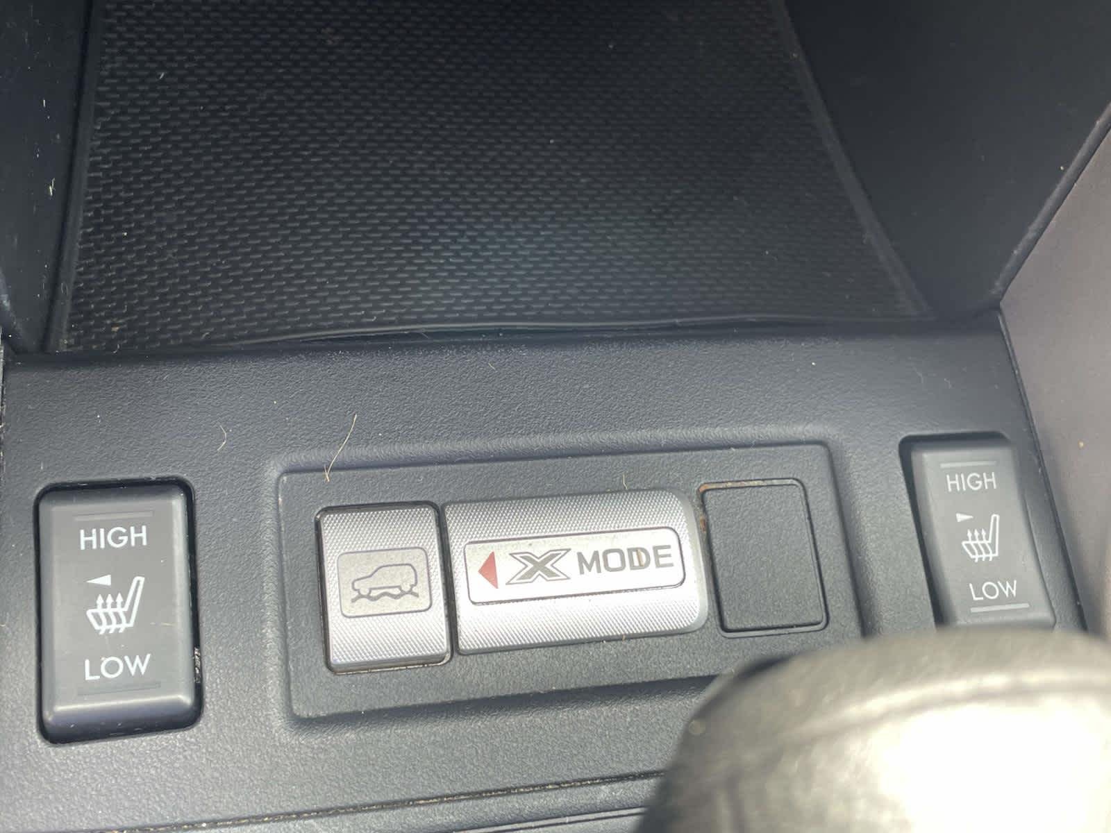 Used 2017 Ice Silver Metallic Subaru Premium image 26