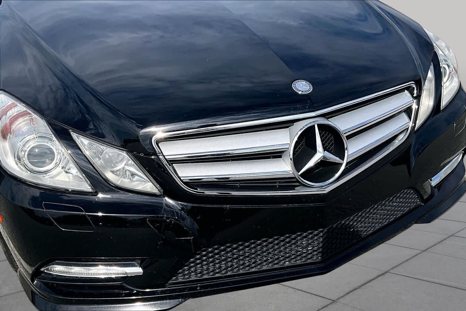 Used 2012 Black Mercedes-Benz E 550 image 30