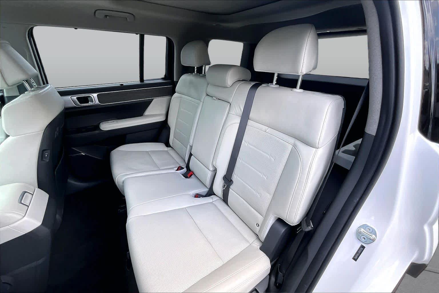 Used 2024 Serenity White Hyundai Limited image 16