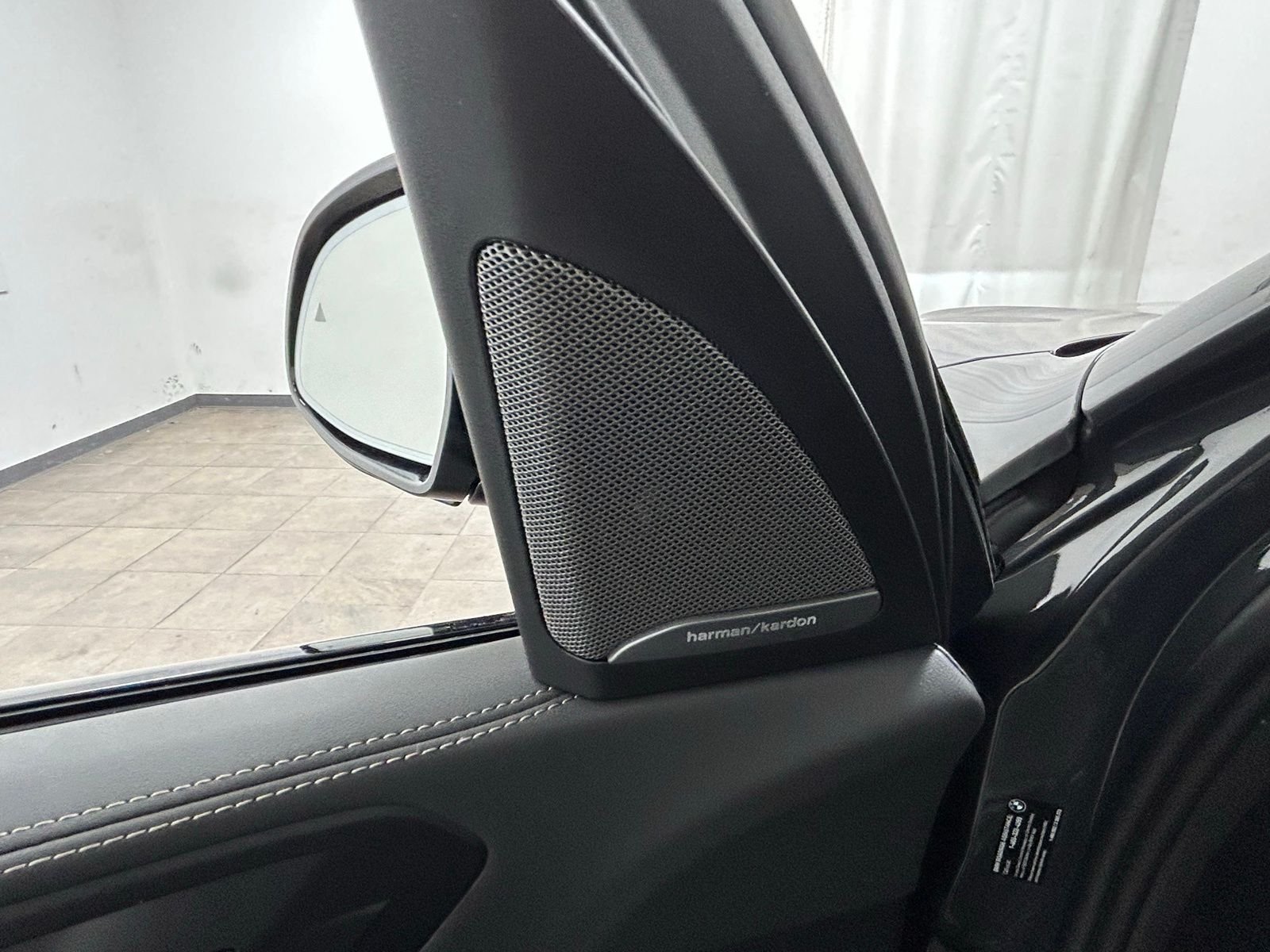 New 2026 Dravit Gray Metallic BMW xDrive50e image 26