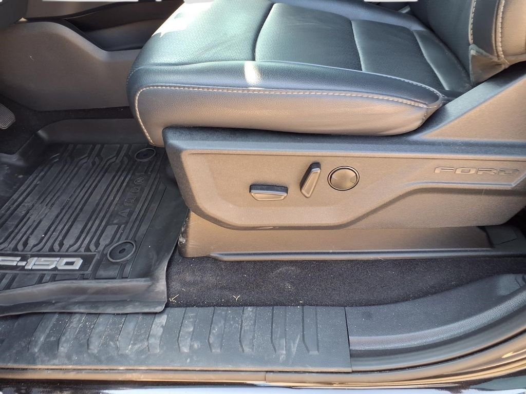 Used 2025 Black Metallic Ford Lariat image 23