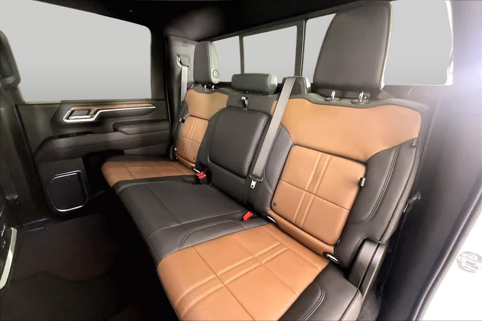 Used 2026 Summit White Chevrolet High Country image 18