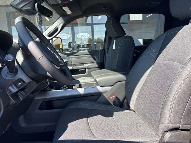 2026 RAM 2500 Big Horn - Photo 4