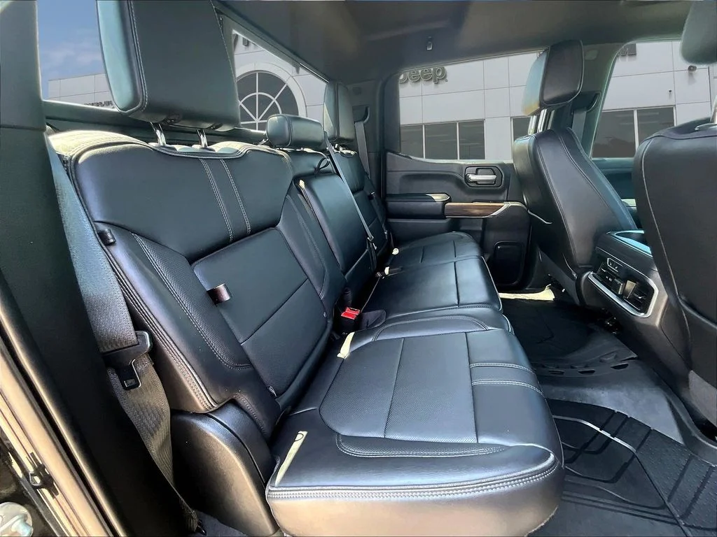 Used 2021 Black Chevrolet High Country image 28