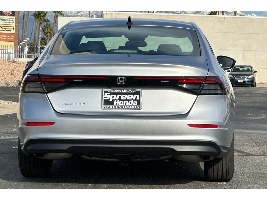 New 2026 Solar Silver Metallic Honda SE image 5