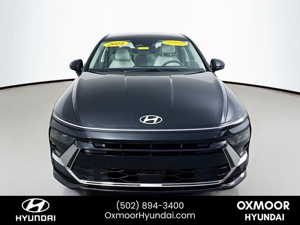 Used 2025 Abyss Black Hyundai SEL image 2