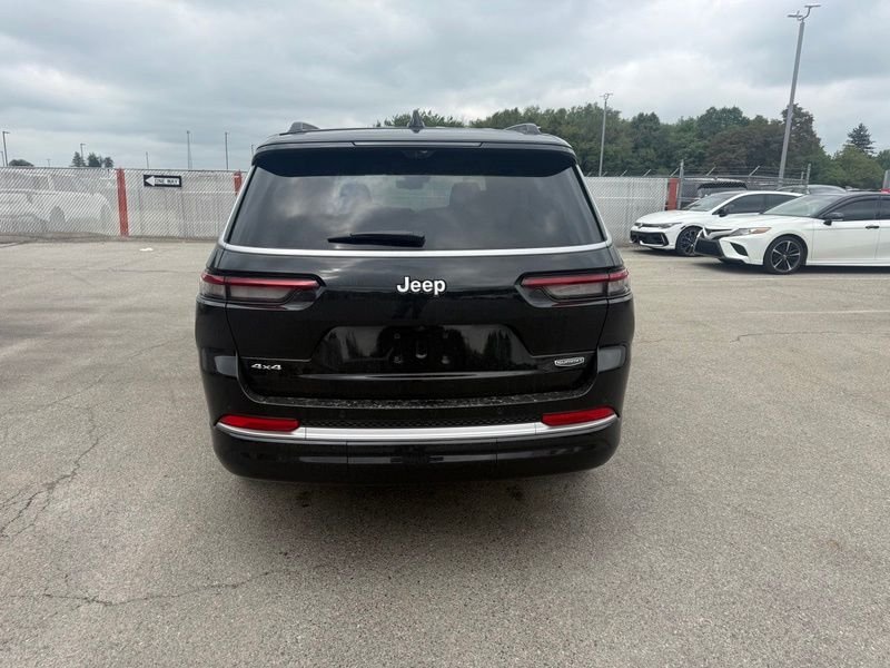 Used 2026 Black Jeep Summit image 21