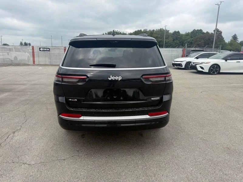 Used 2026 Black Jeep Summit image 21