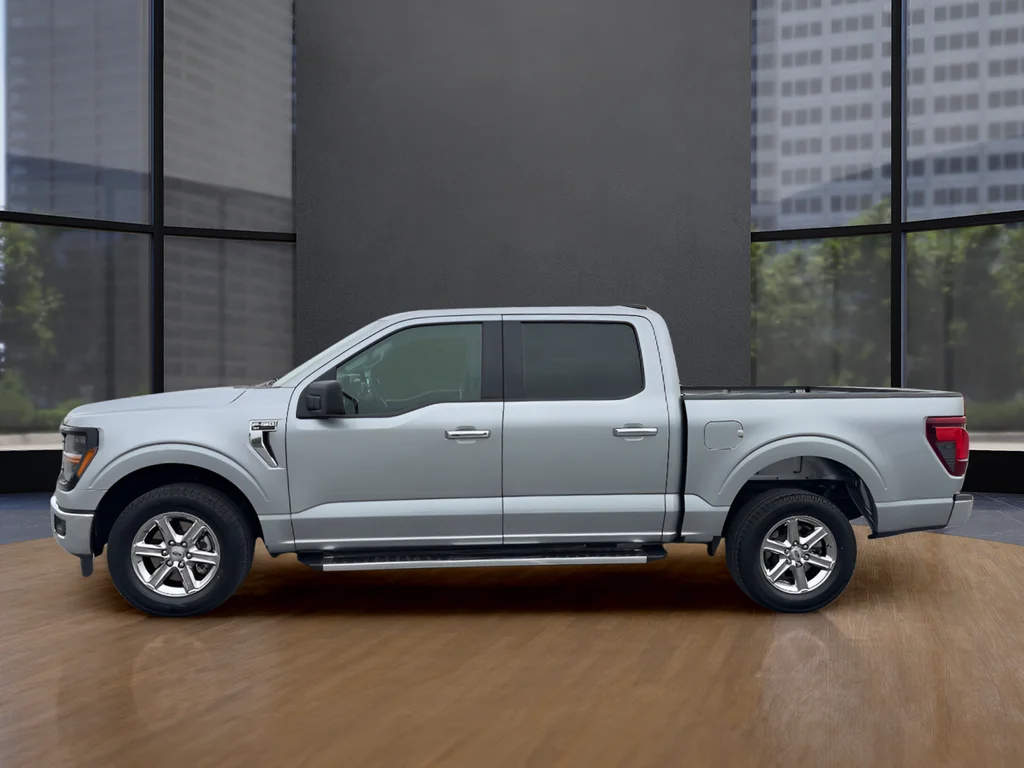 Used 2025 Silver Ford XLT image 8