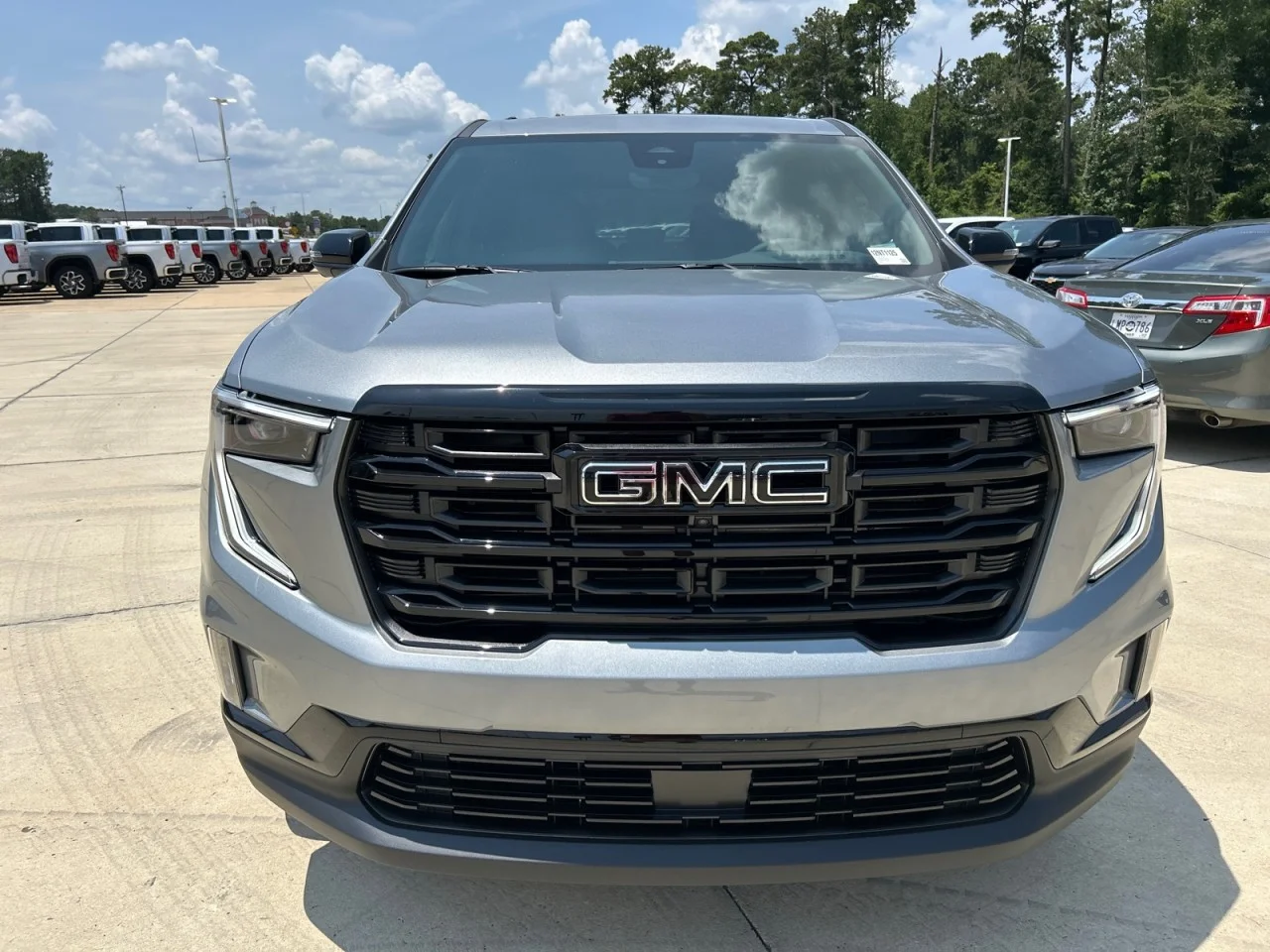 New 2026 Sterling Metallic GMC Elevation image 5