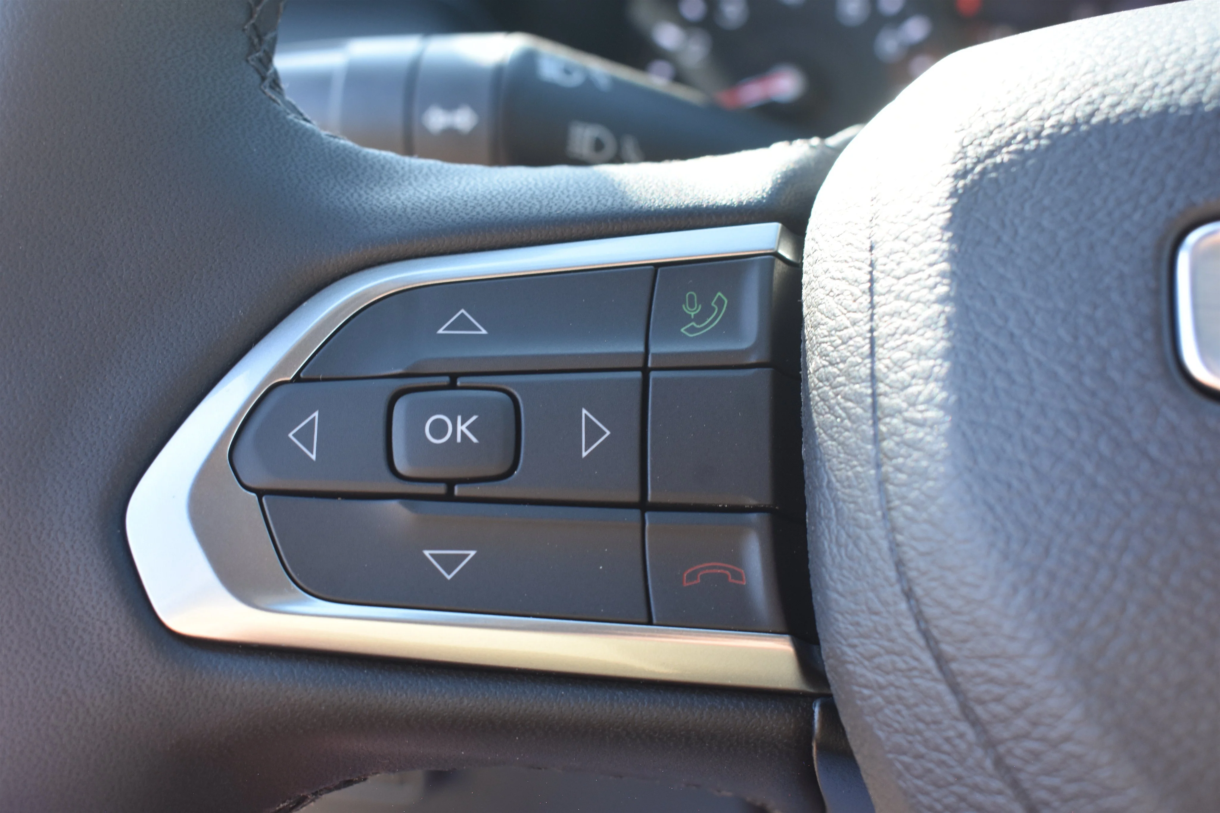 New 2026 Fathom Blue Pearl Coat Jeep Latitude Altitude image 20