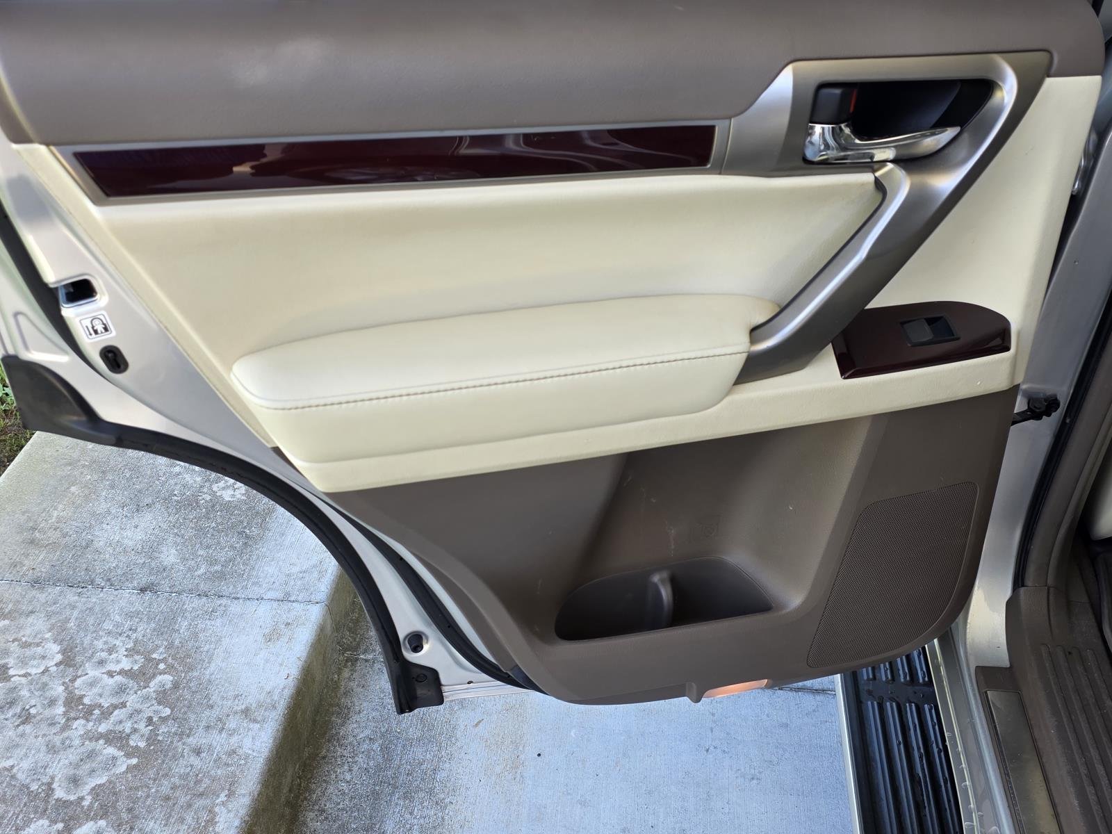 Used 2017 Silver Lexus 460 image 35