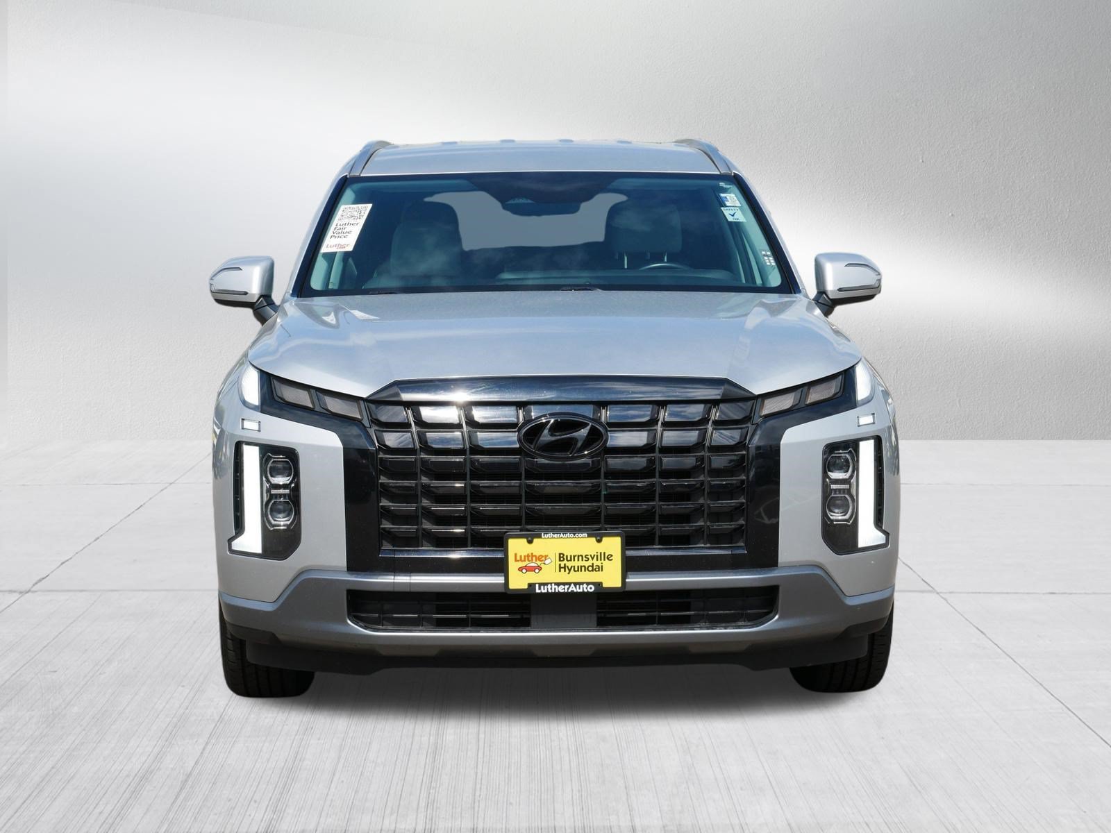 Used 2024 Typhoon Silver Hyundai SEL 7P image 2