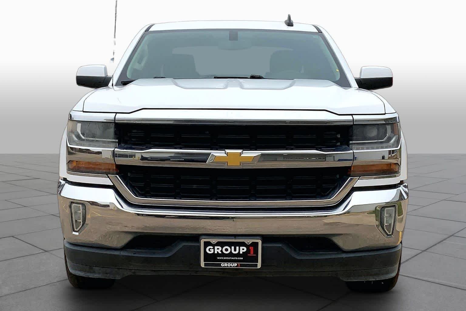 Used 2016 Summit White Chevrolet LT image 3