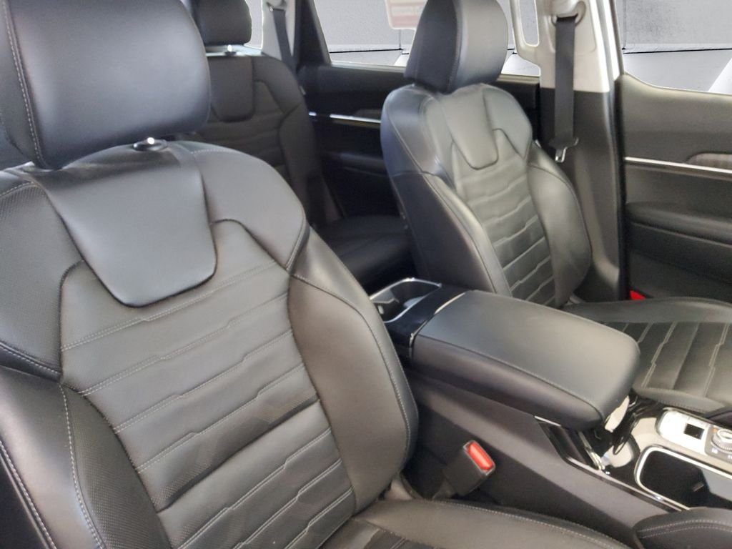 Used 2024 White Kia SX-Prestige image 14