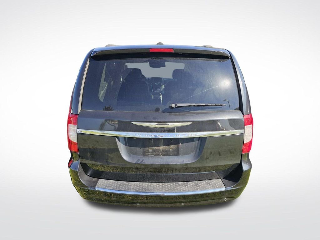 Used 2015 Black Chrysler Touring-L image 17