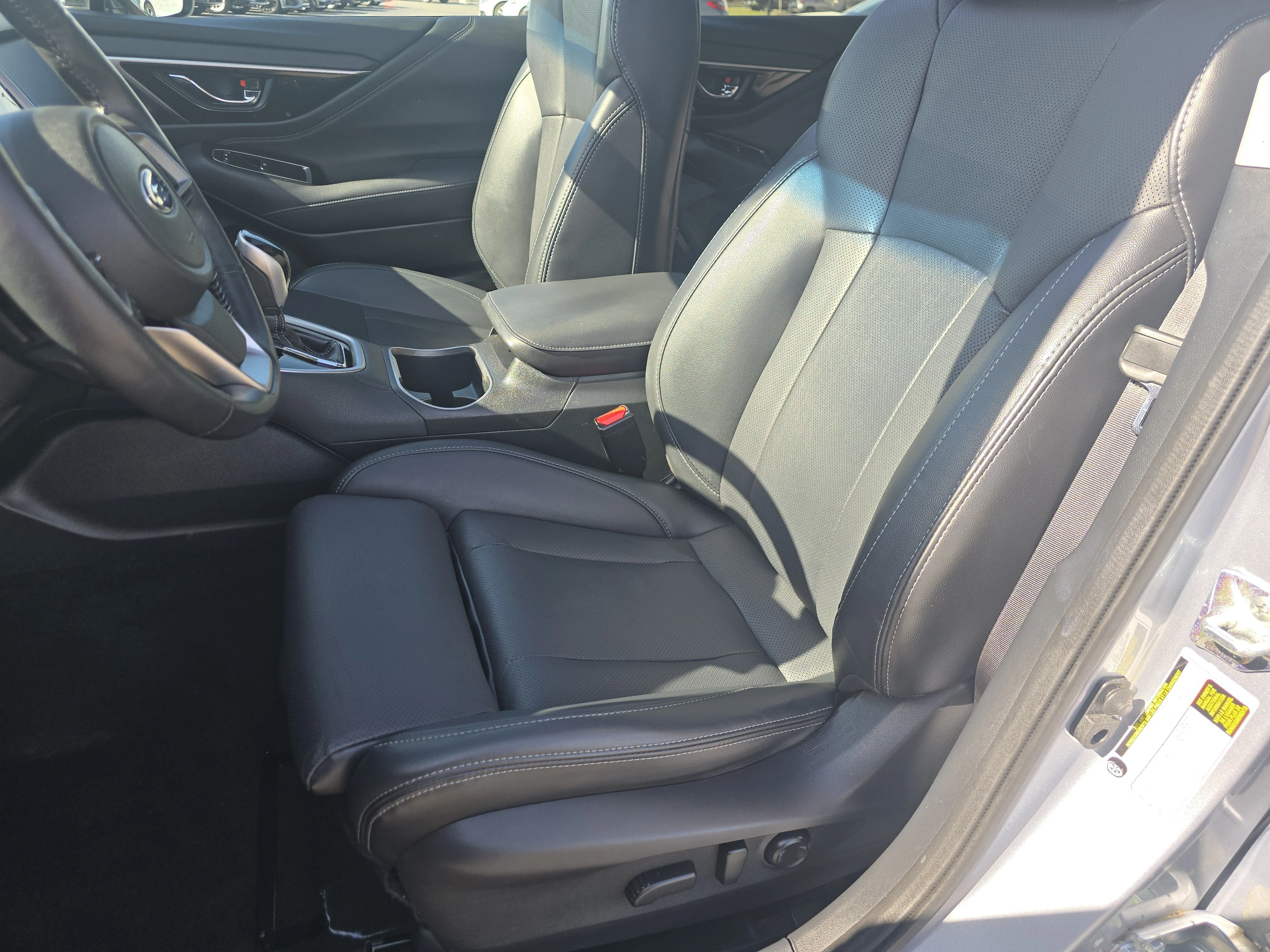 Used 2022 Ice Silver Metallic Subaru Limited image 23
