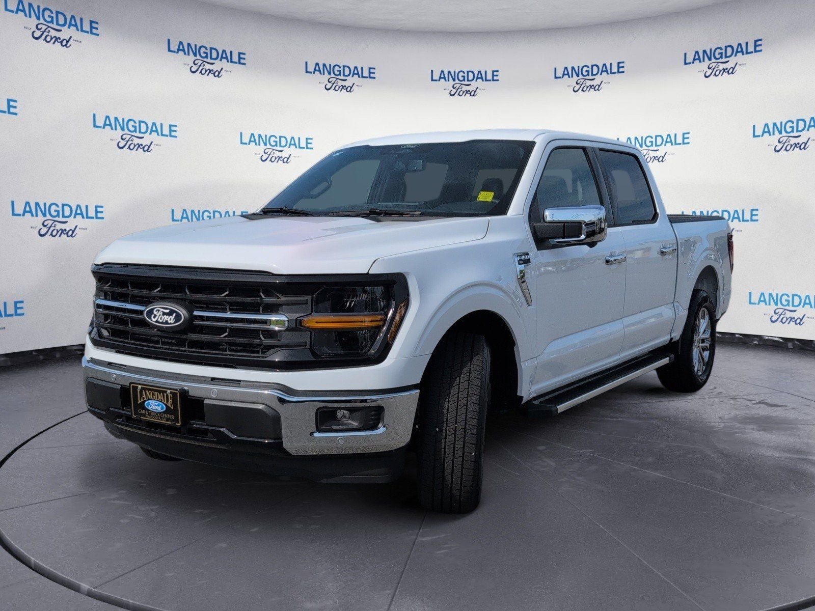 New 2026 Oxford White Ford XLT image 11