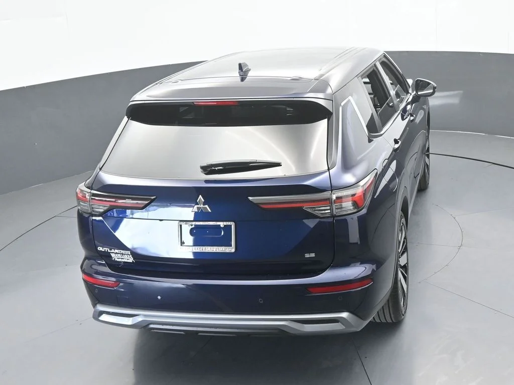 New 2026 Cosmic Blue Metallic Mitsubishi SE image 51