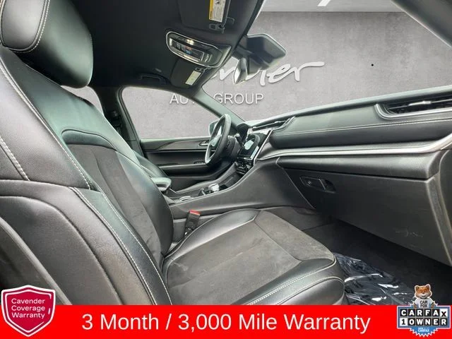 Used 2023 Red Jeep Altitude image 24