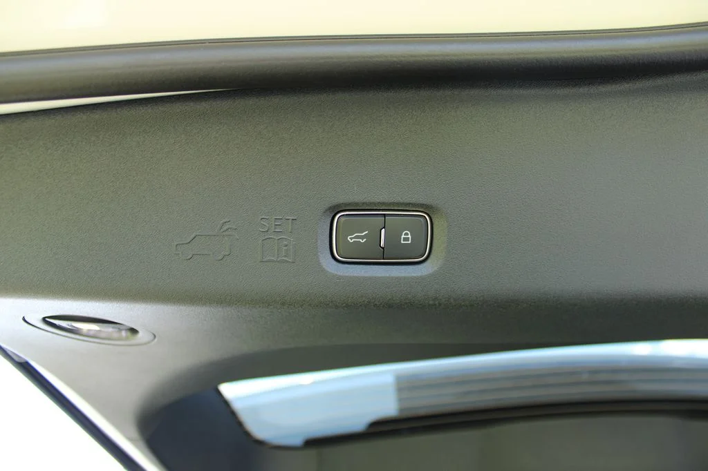 New 2027 Star White Metallic Tri-Coat Ford MAX Active image 18